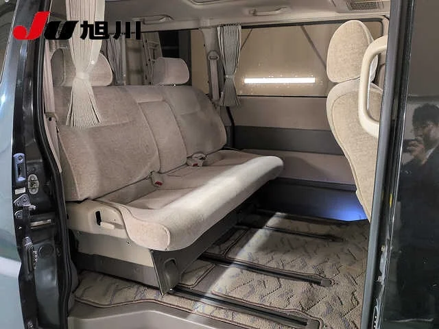 Toyota Granvia  с аукциона в Японии