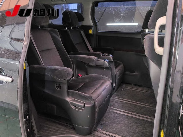 Toyota Vellfire  с аукциона в Японии