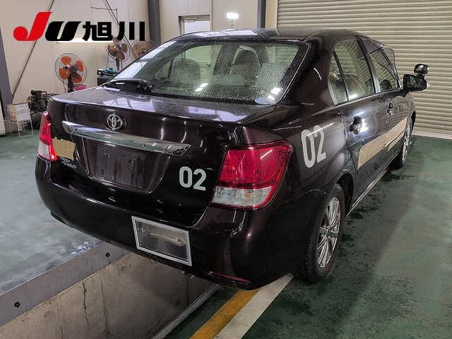 Toyota Corolla Axio  с аукциона в Японии
