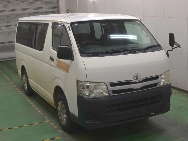 Toyota HiAce Van 2010