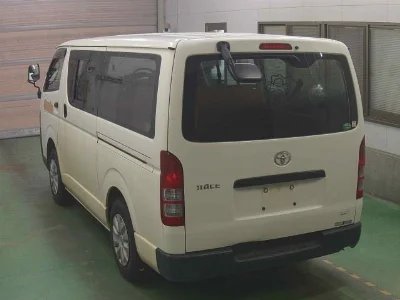 Toyota HiAce Van