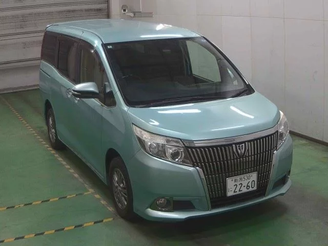 Toyota Esquire 2016