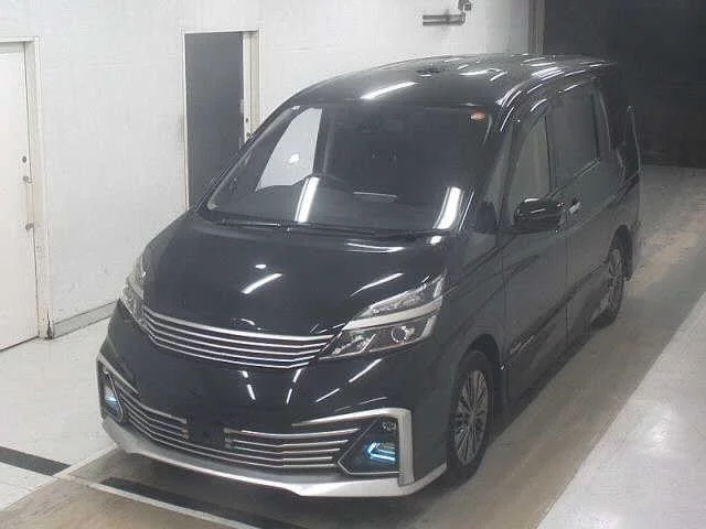 Nissan Serena  с аукциона в Японии