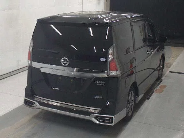 Nissan Serena  с аукциона в Японии