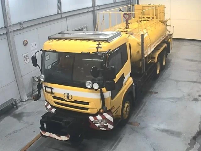 Nissan UD  с аукциона в Японии