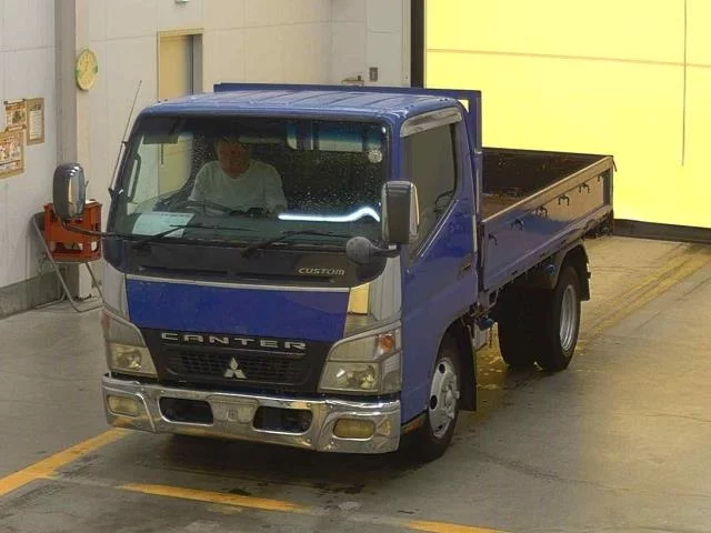 Mitsubishi Fuso Canter  с аукциона в Японии