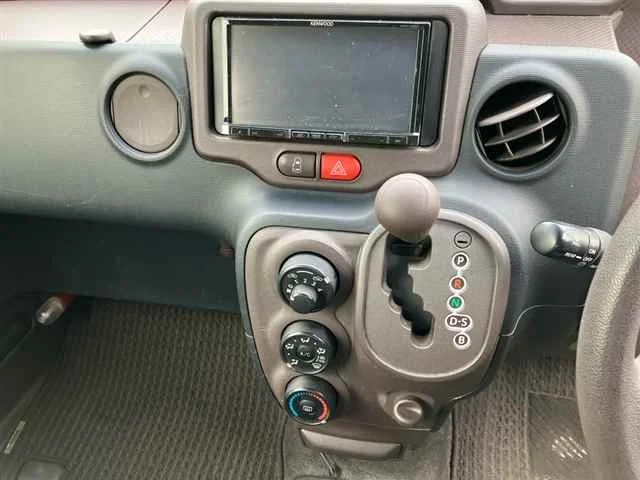 Toyota Porte  с аукциона в Японии