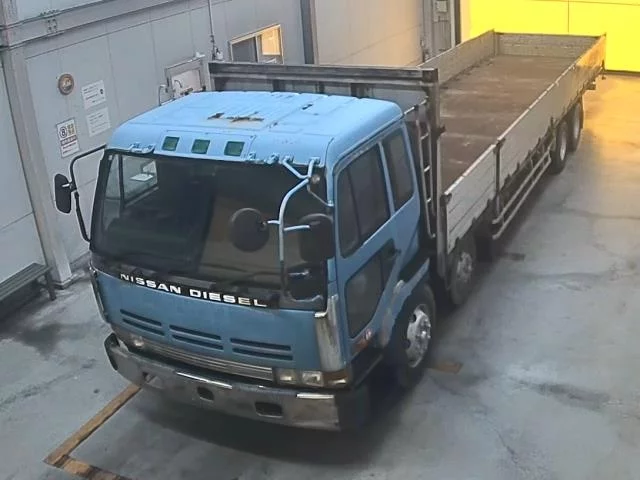 Nissan UD  с аукциона в Японии