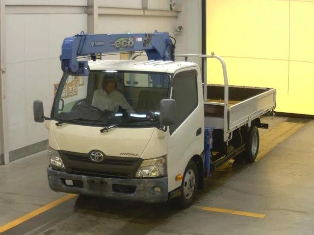 Toyota ToyoAce  с аукциона в Японии