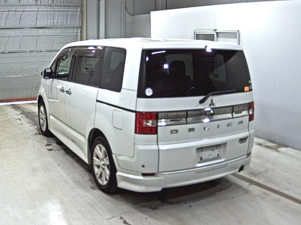 Mitsubishi Delica D:5  с аукциона в Японии