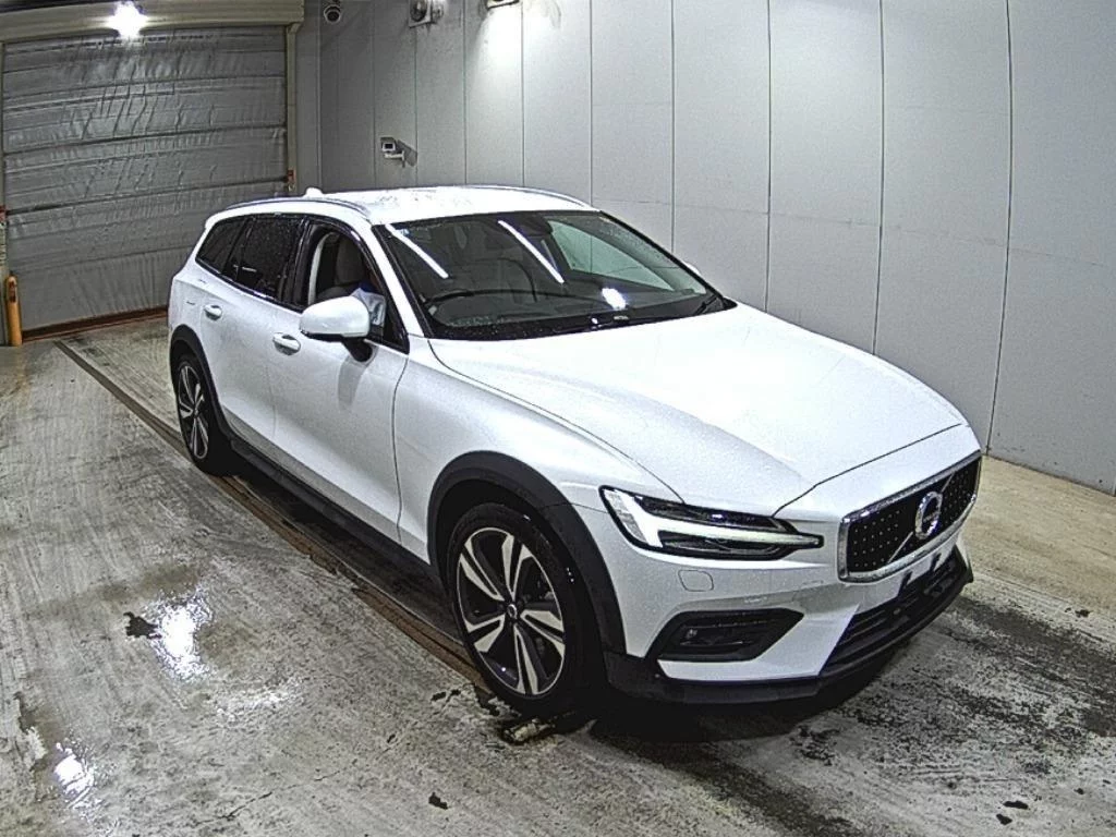 Volvo V60  с аукциона в Японии