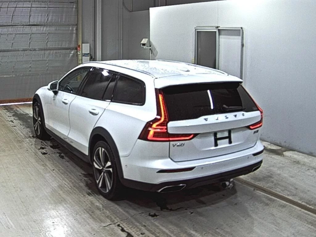 Volvo V60  с аукциона в Японии