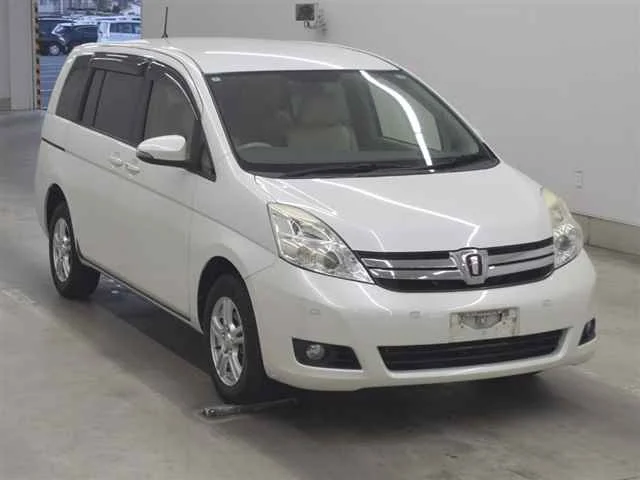 Toyota Isis 2014
