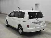 Цена авто Toyota Isis с аукционов Японии, номер кузова ZGM15G, пробег 100 000, оценка 8