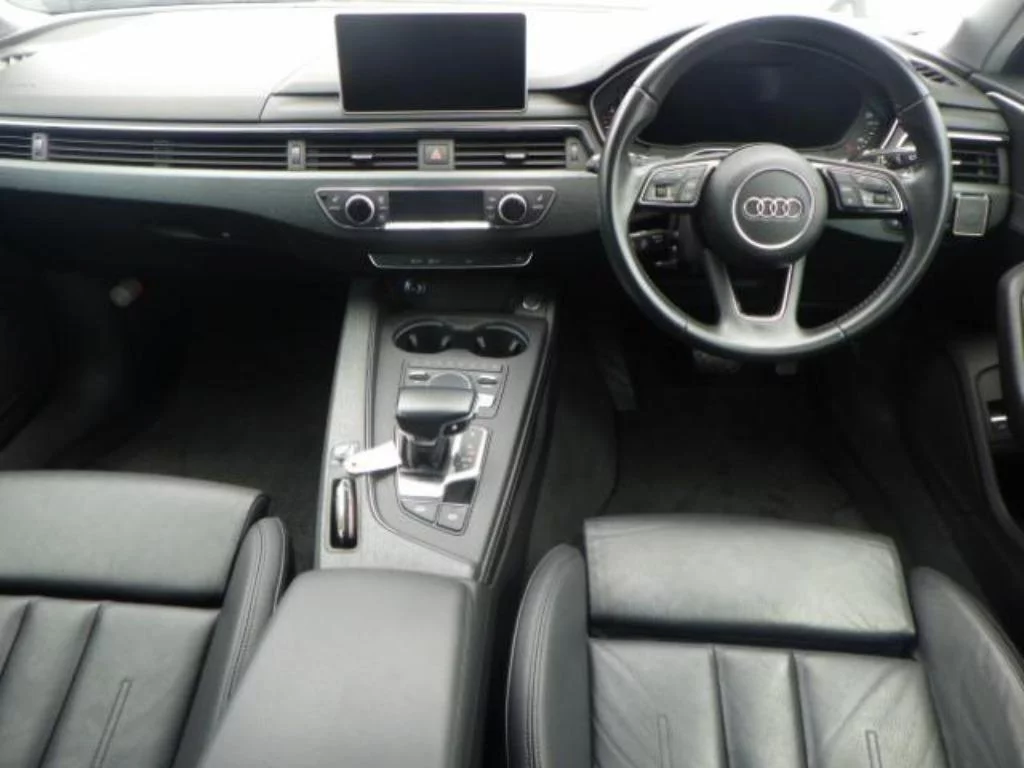 Audi A4 Avant  с аукциона в Японии