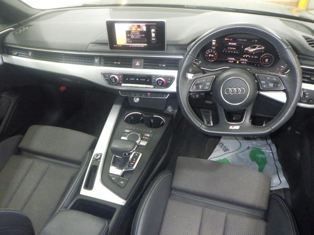 Audi A4  с аукциона в Японии