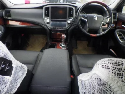 Toyota CROWN MAJESTA