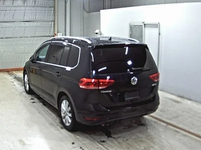 VOLKSWAGEN GOLF TOURAN