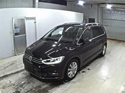 VOLKSWAGEN GOLF TOURAN