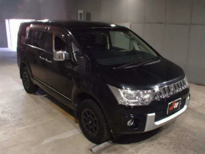 MITSUBISHI DELICA D5
