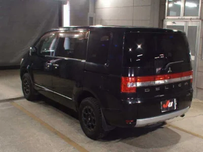 MITSUBISHI DELICA D5