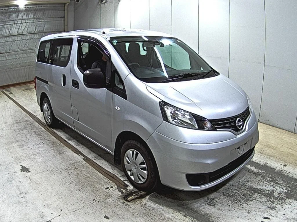 Nissan NV200 2022
