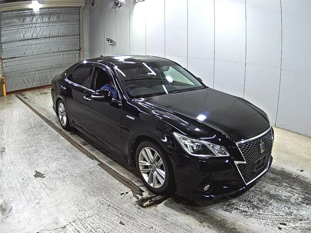Toyota Crown 2013