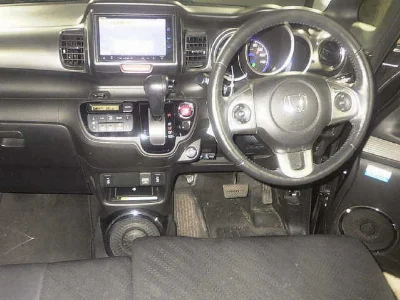 HONDA N BOX SLASH