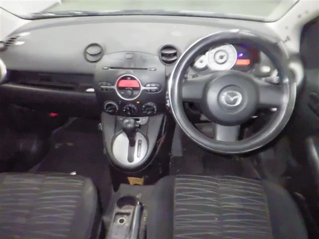 Mazda Demio  с аукциона в Японии