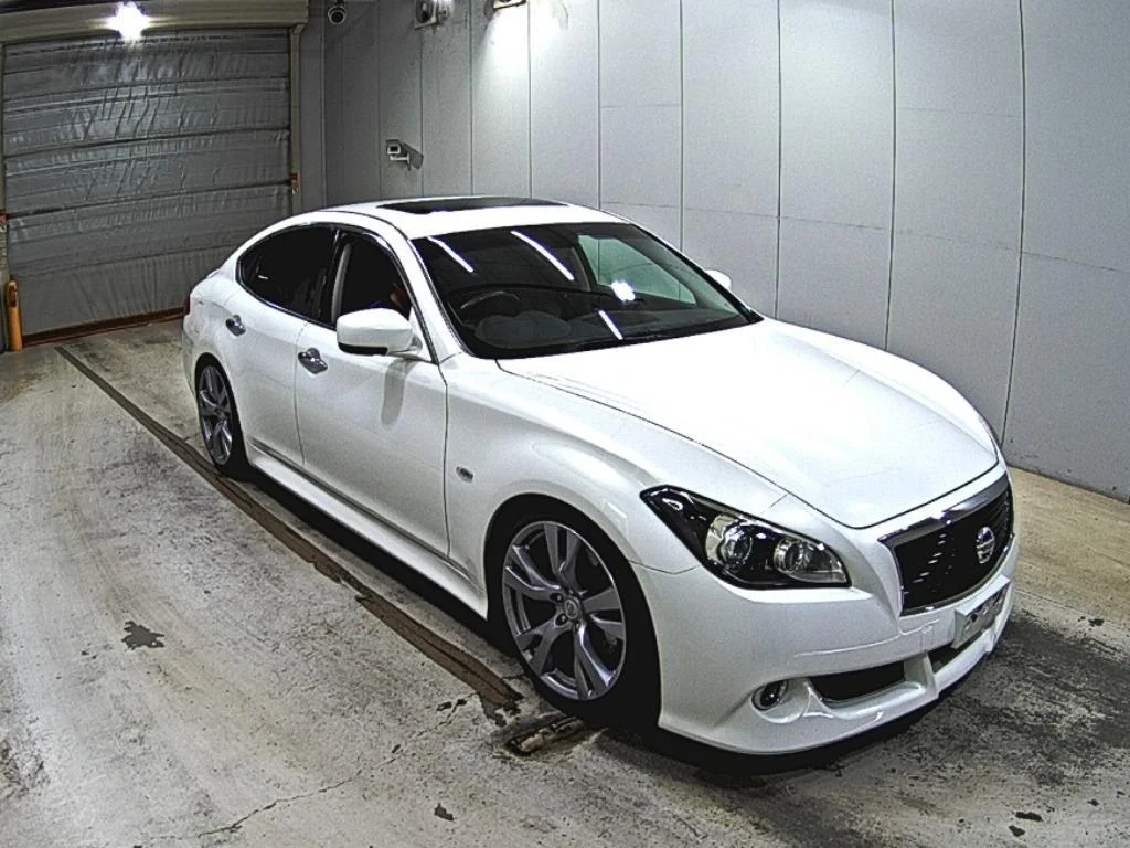 Nissan Fuga 2011