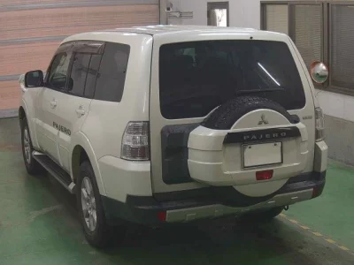 MITSUBISHI PAJERO