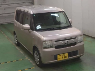 TOYOTA PIXIS SPACE