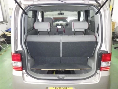 TOYOTA PIXIS SPACE