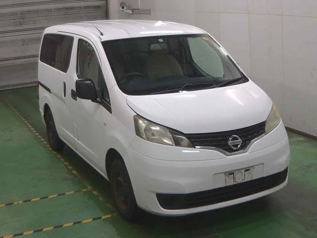 Nissan NV200 2011
