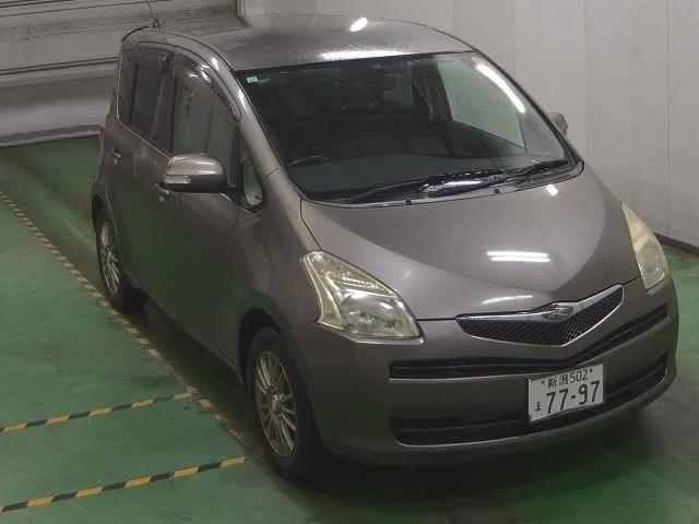 Toyota Ractis 2005