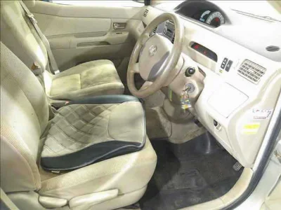 TOYOTA RAUM