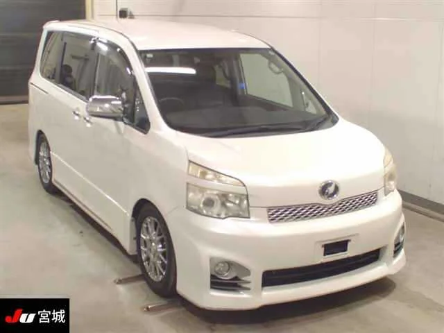 Toyota Voxy 2011