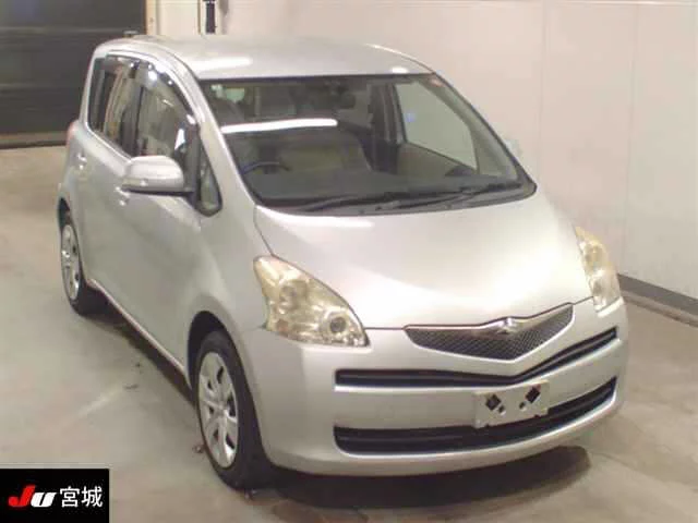 Toyota Ractis 2010