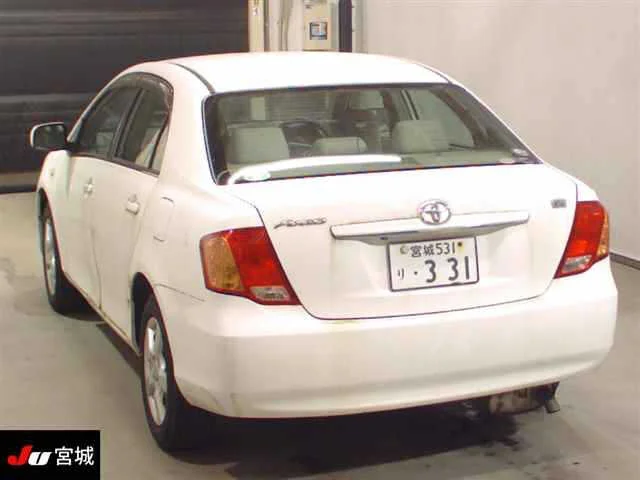 Toyota Corolla Axio  с аукциона в Японии