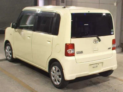 TOYOTA PIXIS SPACE