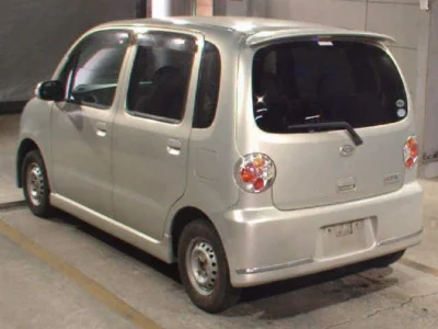 DAIHATSU MOVE LATTE