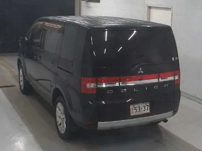 MITSUBISHI DELICA D5