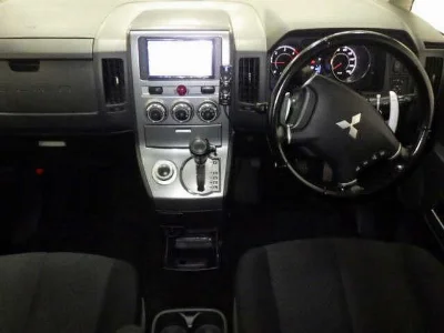 MITSUBISHI DELICA D5