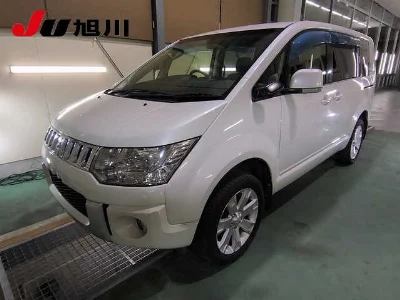 MITSUBISHI DELICA D5