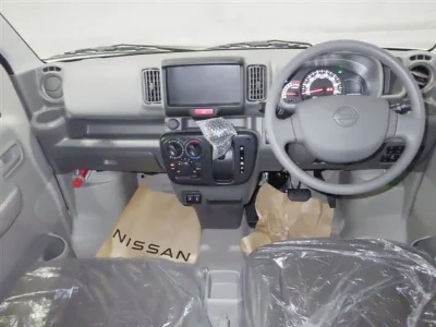NISSAN CLIPPER VAN
