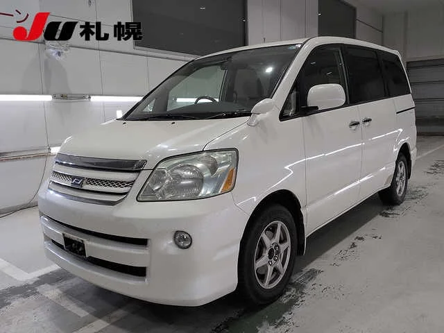 Toyota Noah 2006