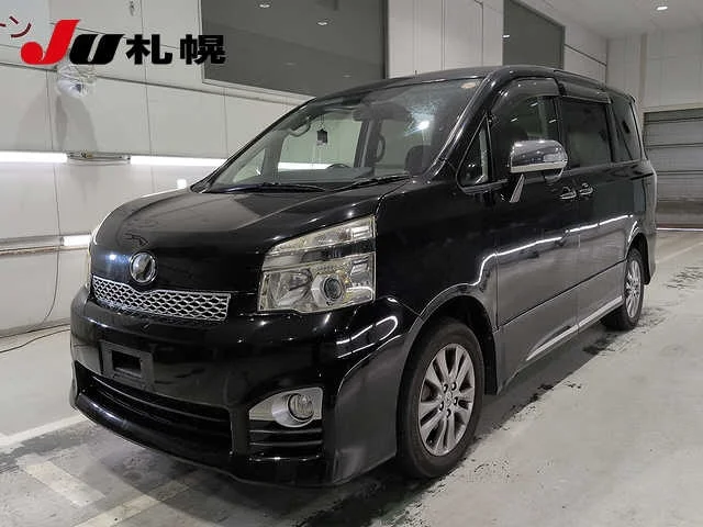 Toyota Voxy 2014