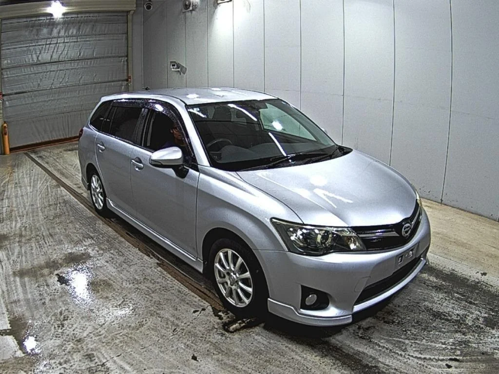 Toyota Corolla Fielder 2012