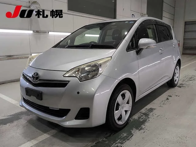 Toyota Ractis 2013