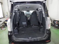 Цена авто Toyota Voxy с аукционов Японии, номер кузова ZRR75W, пробег 163 000, оценка 4